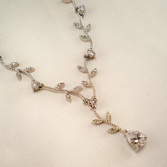 NEW Vine, Cubic Zirconias Silver DESIGNER Necklace